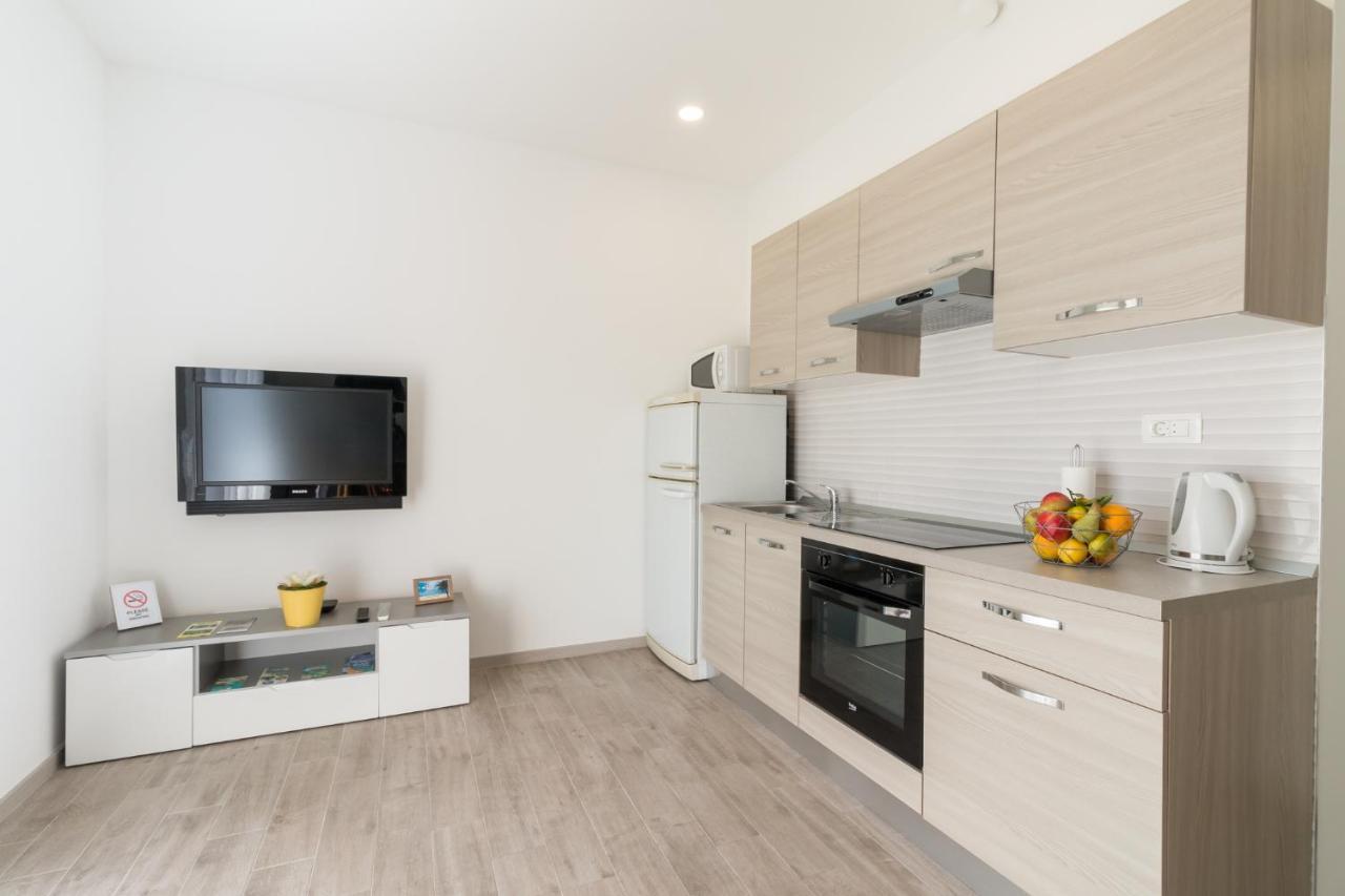 Apartments Lusani Split Exterior photo