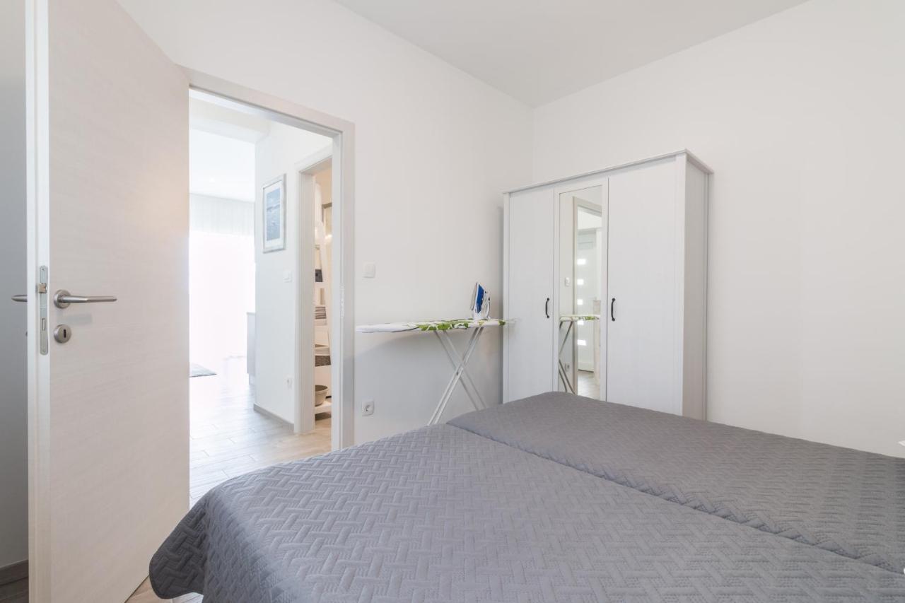 Apartments Lusani Split Exterior photo