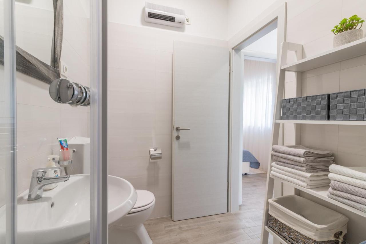 Apartments Lusani Split Exterior photo
