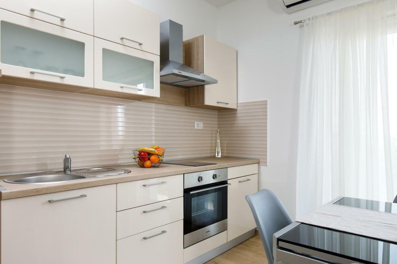 Apartments Lusani Split Exterior photo