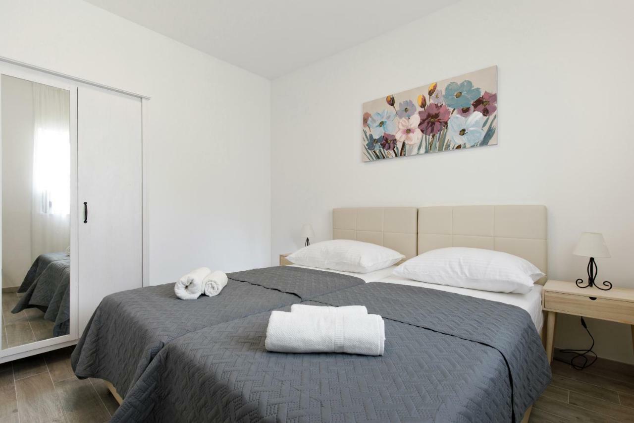 Apartments Lusani Split Exterior photo