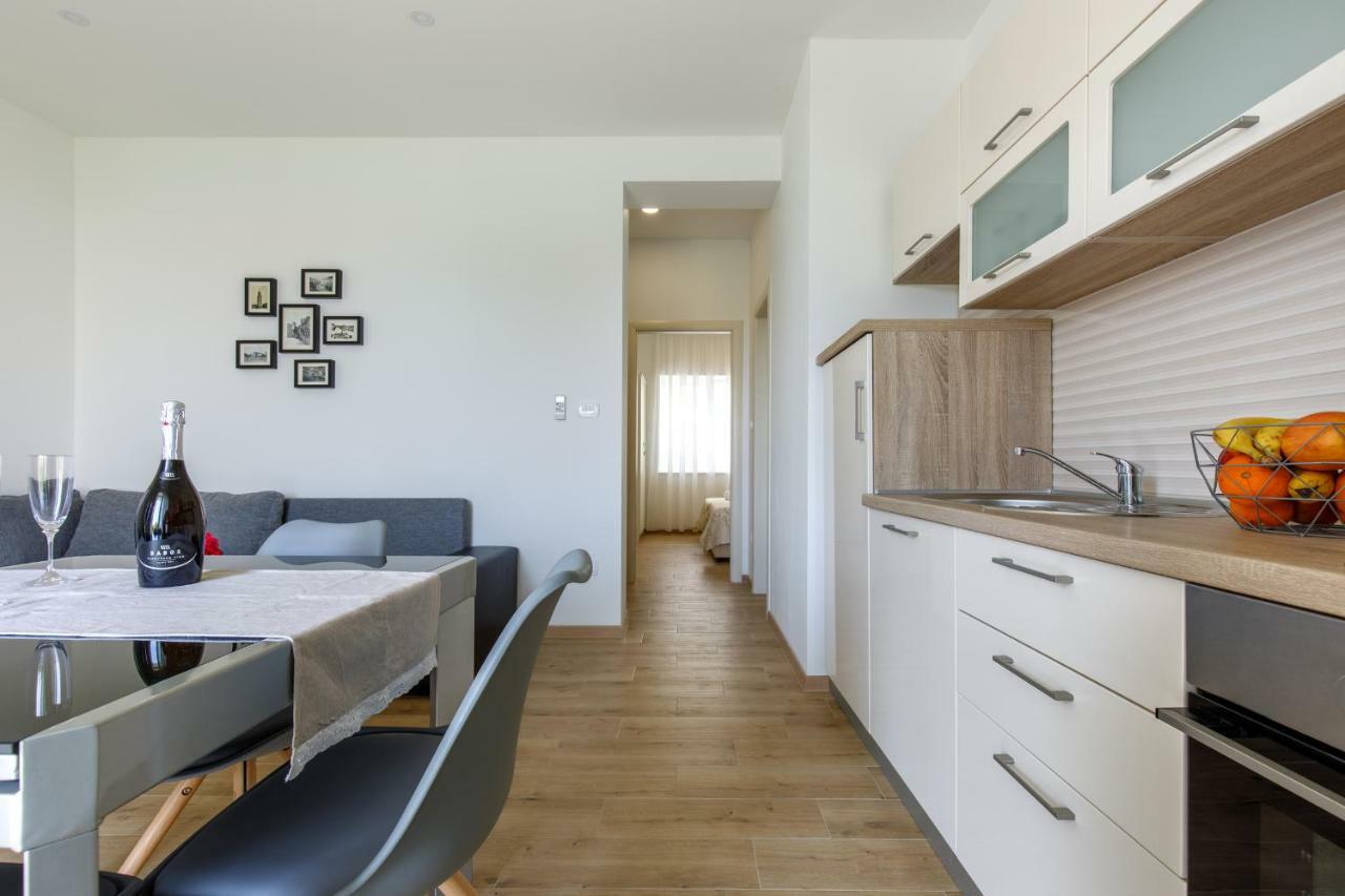 Apartments Lusani Split Exterior photo