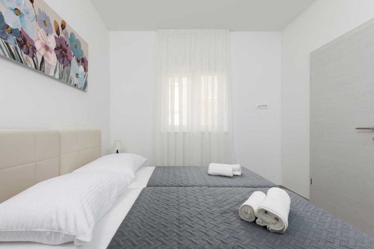 Apartments Lusani Split Exterior photo