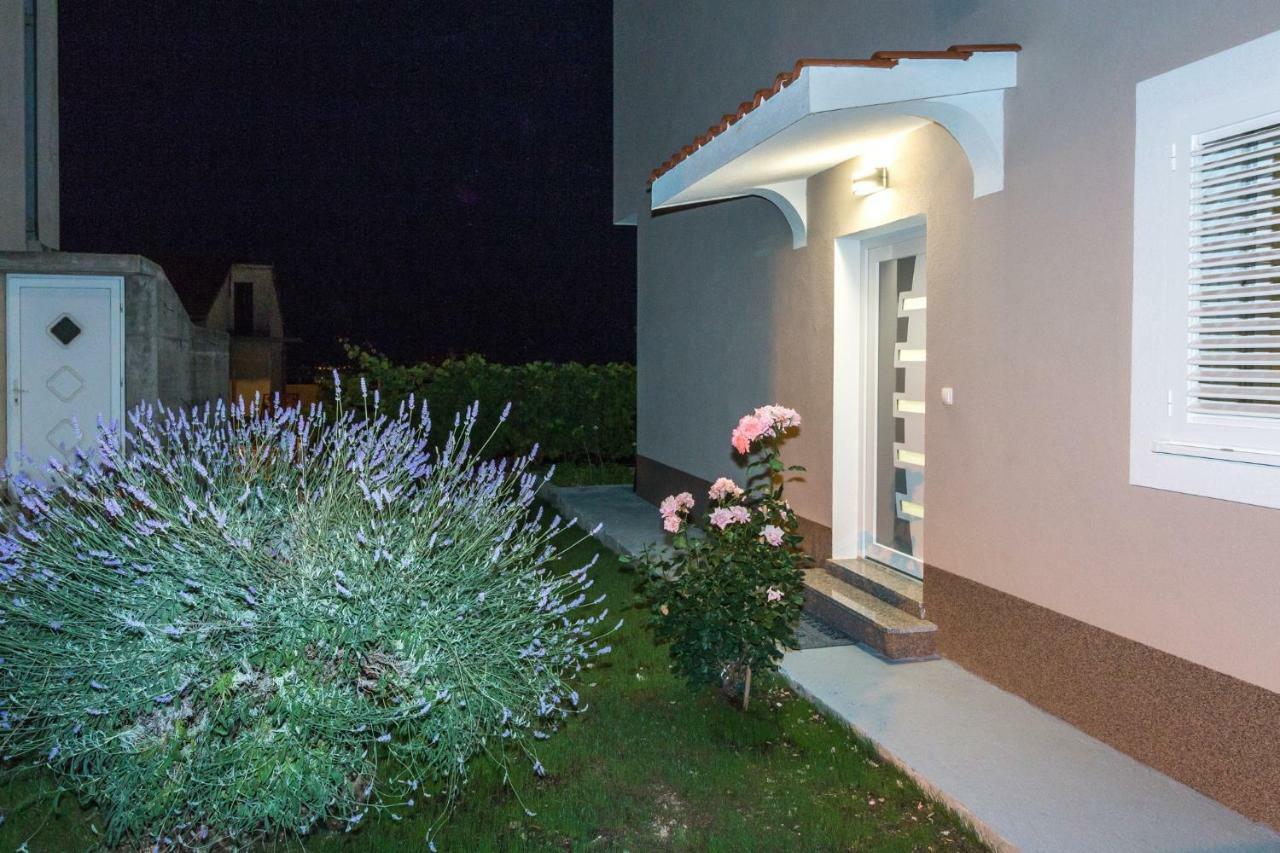 Apartments Lusani Split Exterior photo