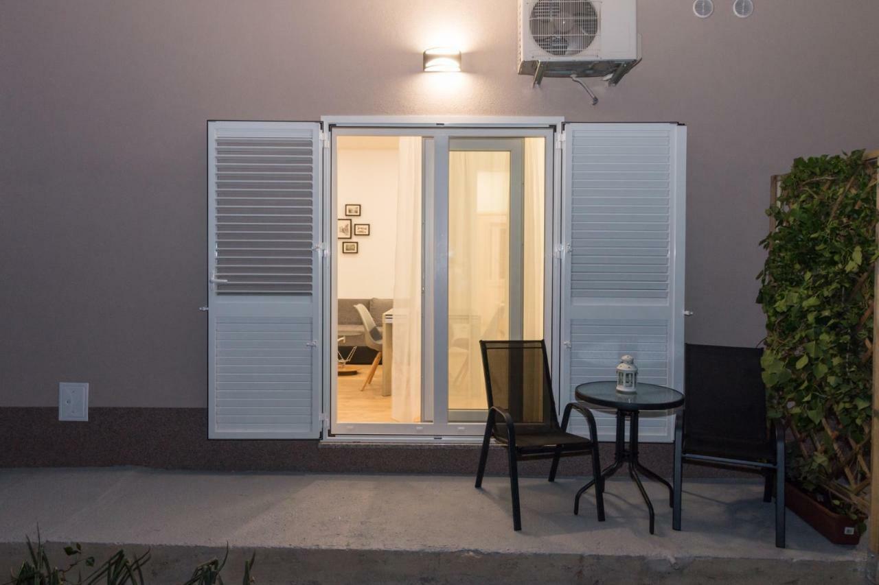 Apartments Lusani Split Exterior photo